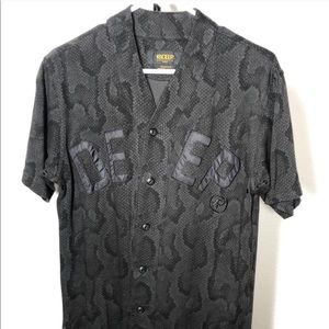 10 DEEP SNAKESKIN Jersey Button Down. NEVER WORN